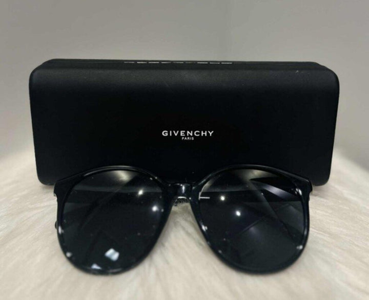 Givenchy GV7107 Sunnies w/ Case