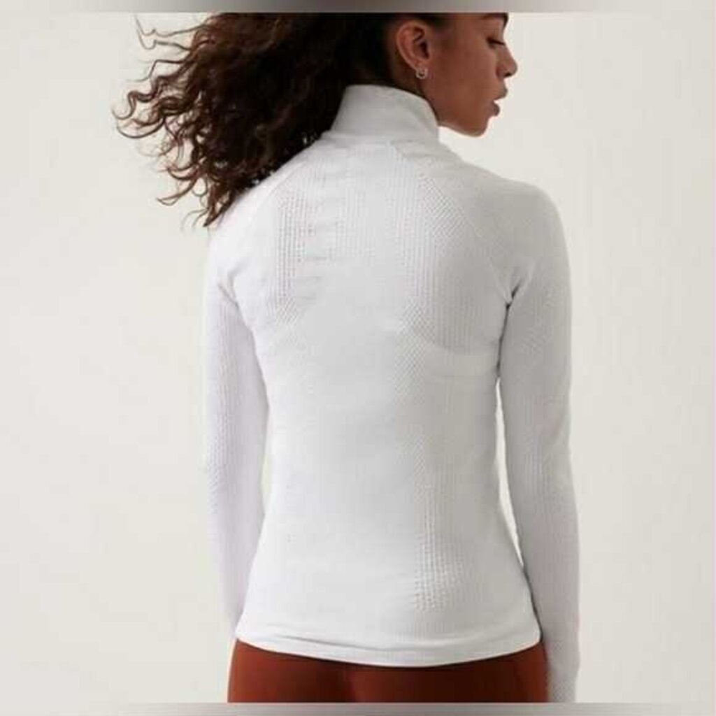 Athleta Flurry Force Insulated Jacket In White - Size Medium