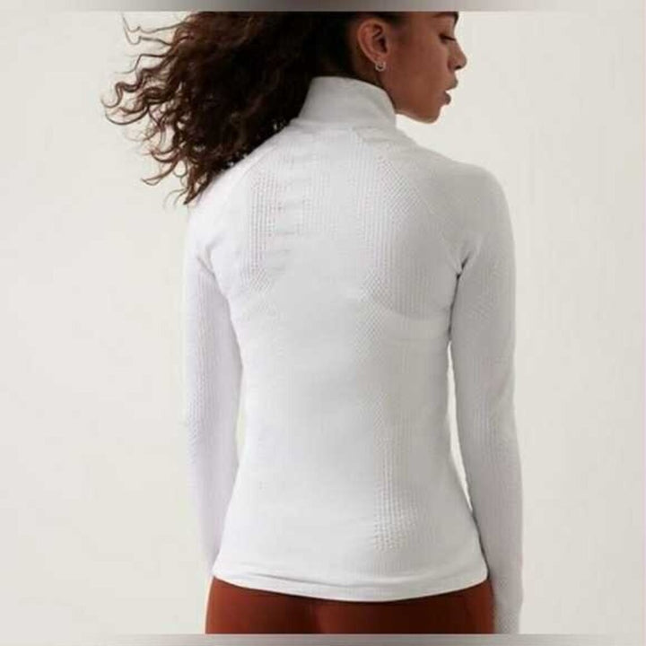 Athleta Flurry Force Insulated Jacket In White - Size Medium