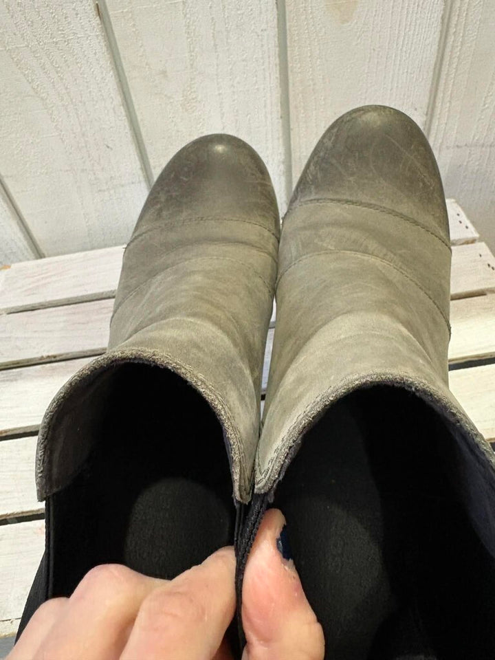 Sorel Lea Wedge Chelsea Boots - Size 10