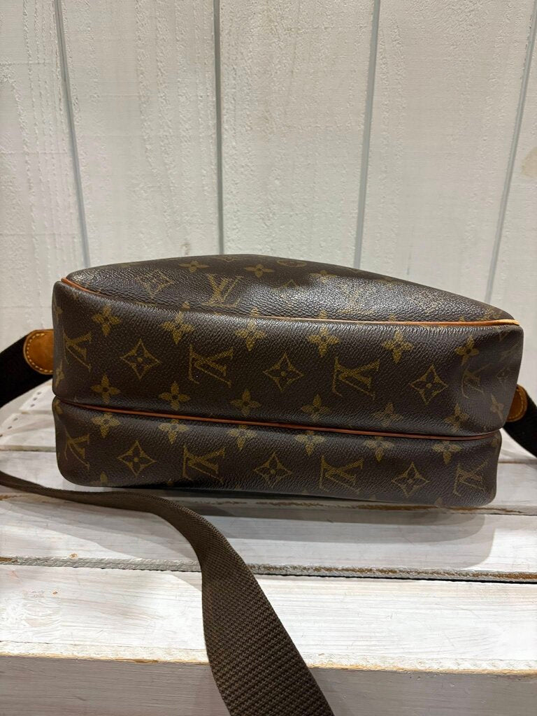 Louis Vuitton Monogram Reporter PM