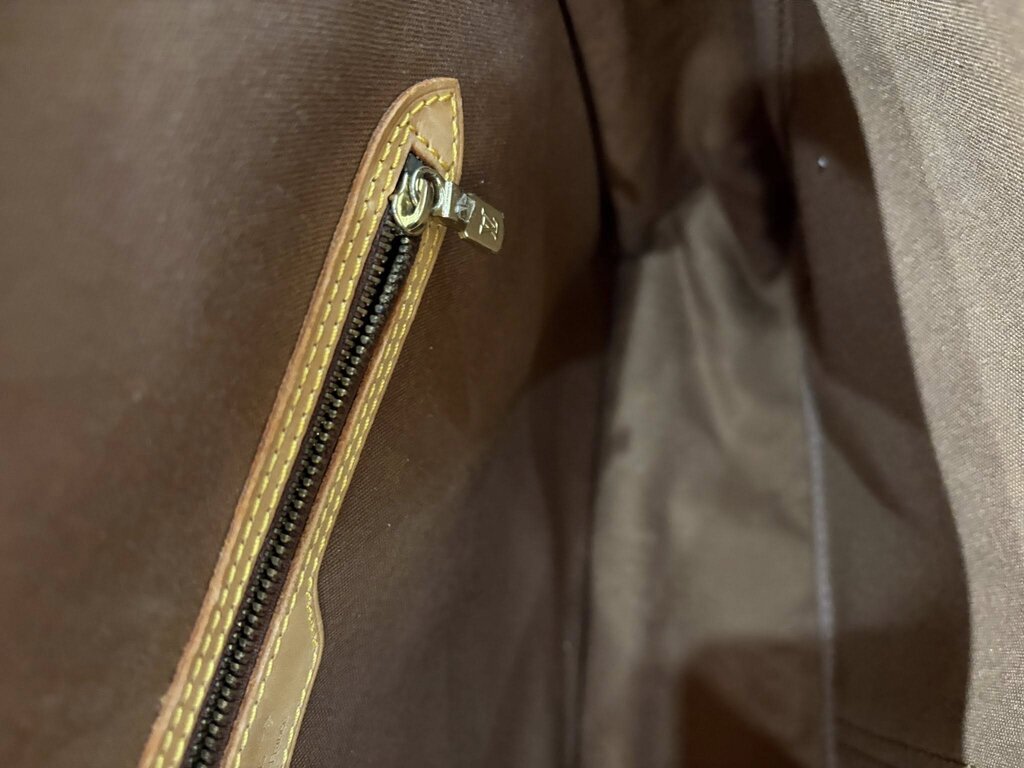 Louis Vuitton Monogram Sac Gibeciere