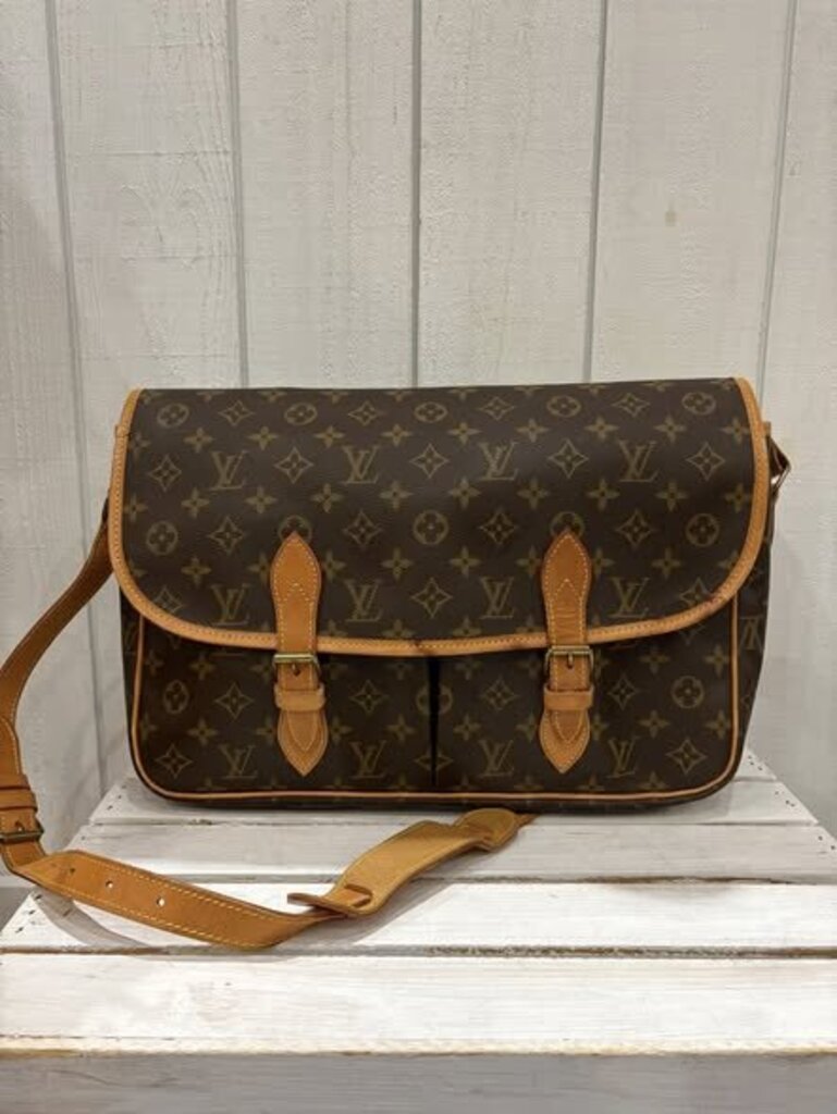 Louis Vuitton Monogram Sac Gibeciere