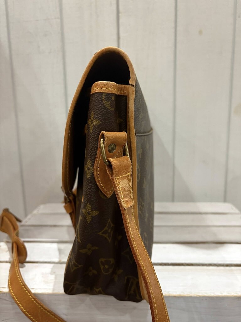 Louis Vuitton Monogram Sac Gibeciere