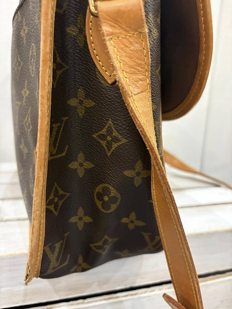 Louis Vuitton Monogram Sac Gibeciere