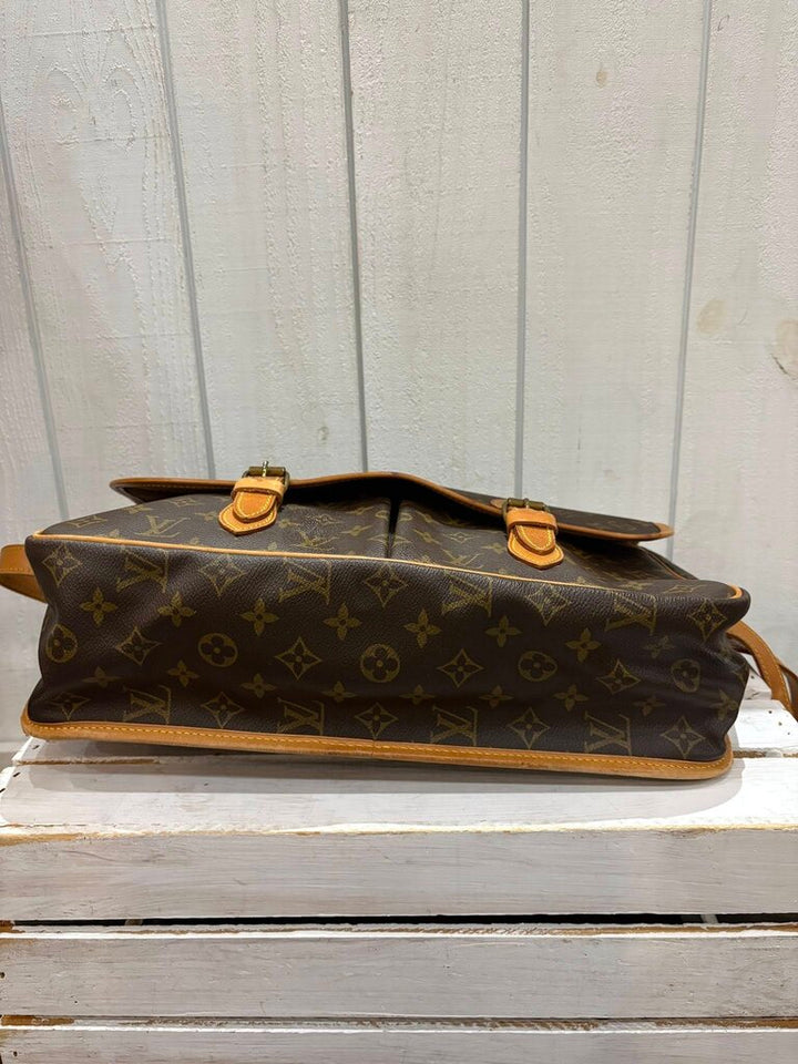 Louis Vuitton Monogram Sac Gibeciere