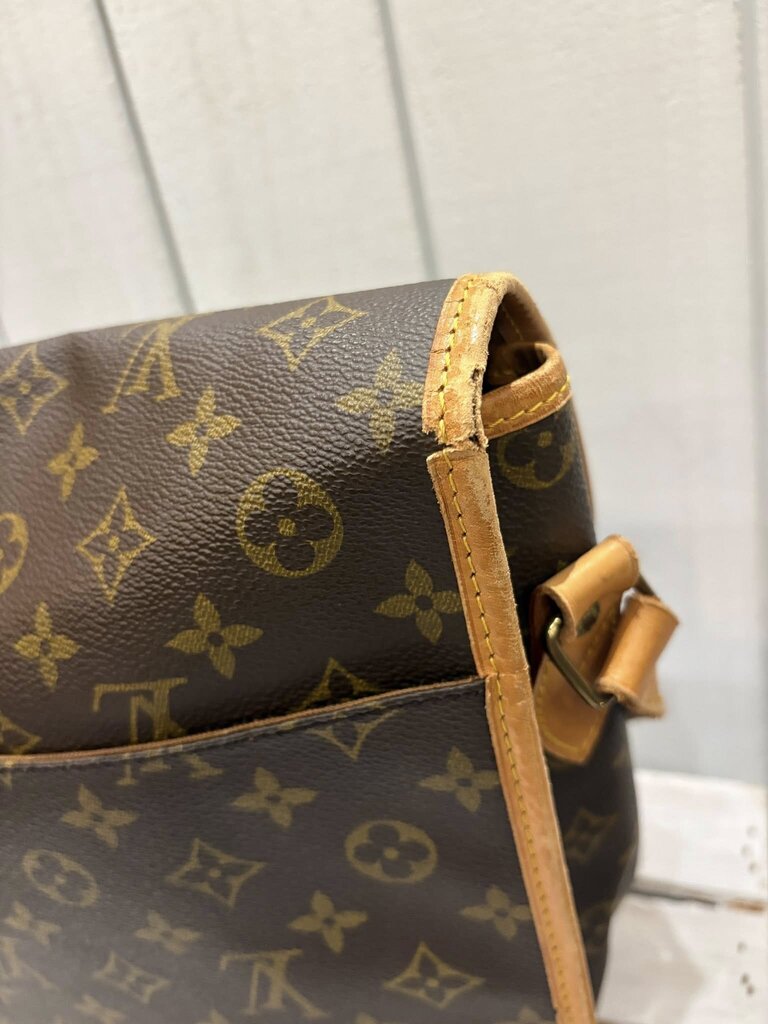 Louis Vuitton Monogram Sac Gibeciere