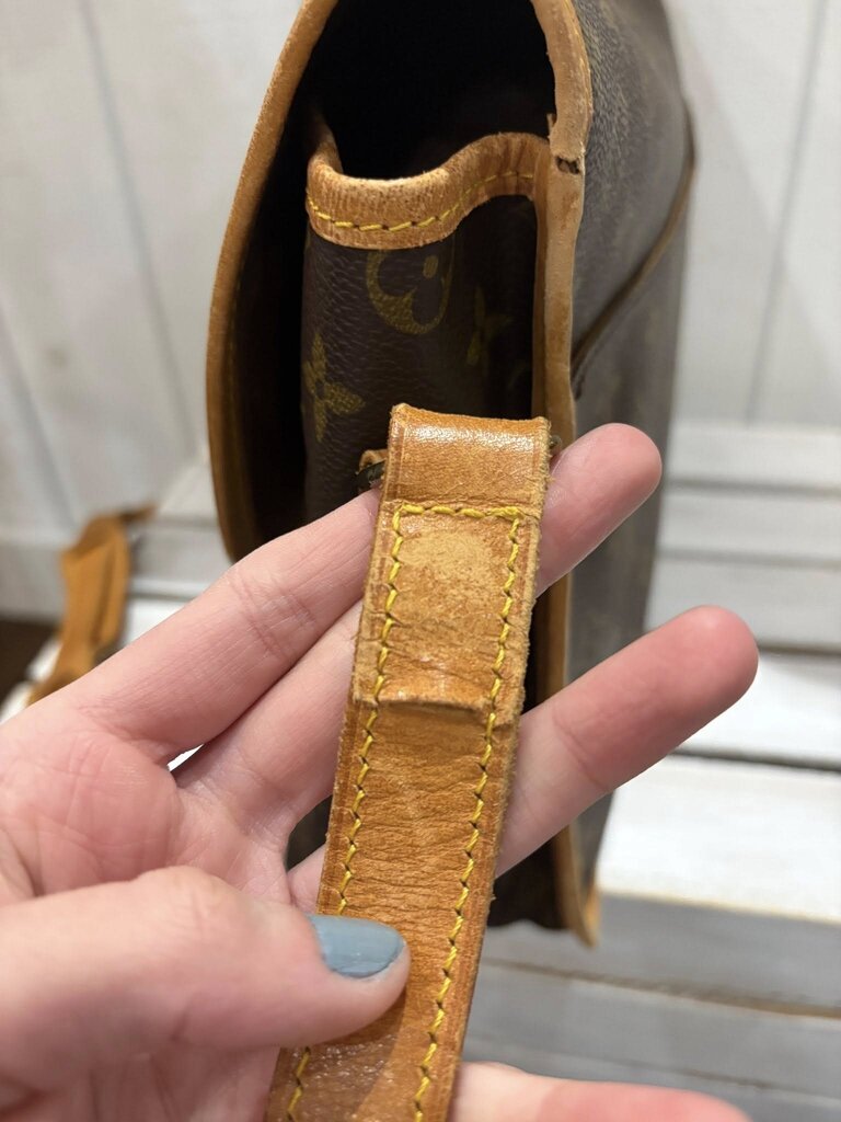 Louis Vuitton Monogram Sac Gibeciere