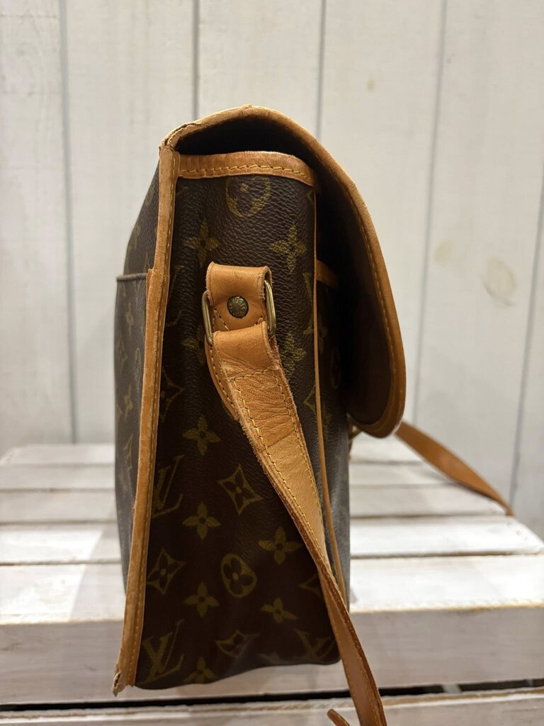 Louis Vuitton Monogram Sac Gibeciere