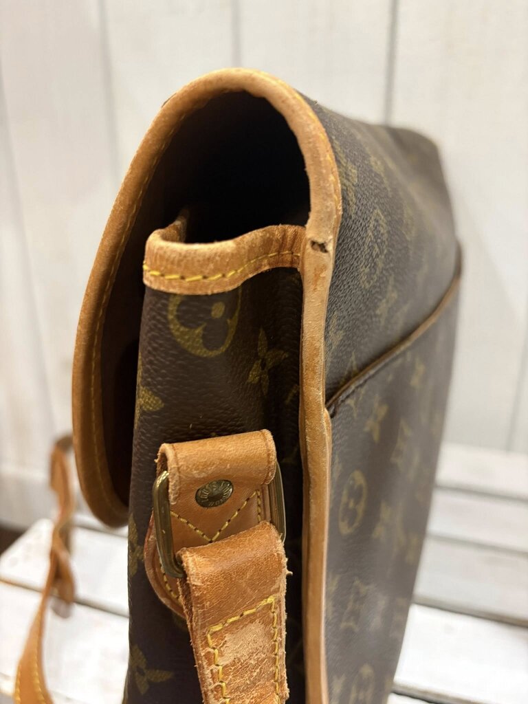 Louis Vuitton Monogram Sac Gibeciere