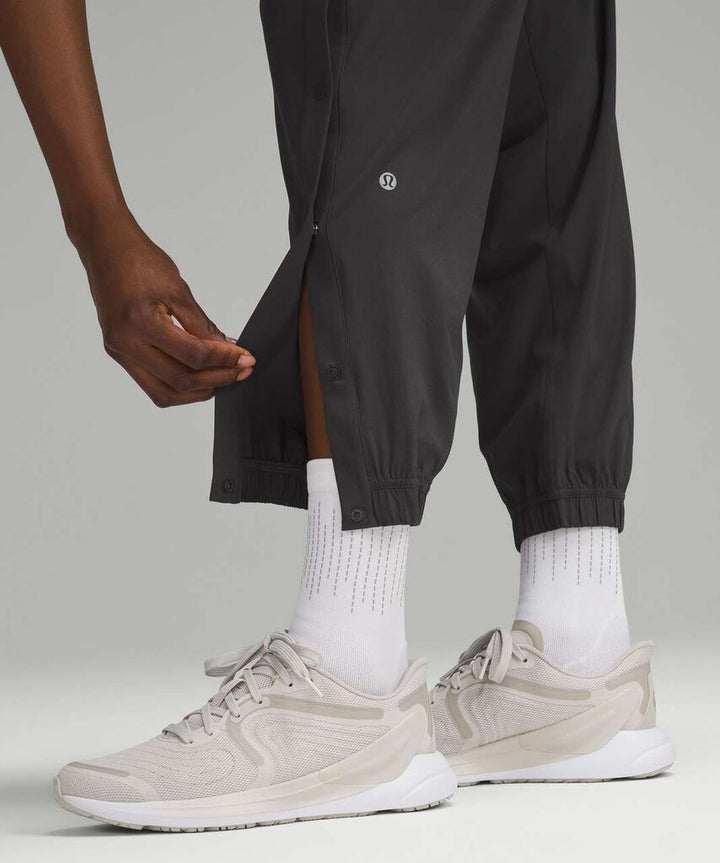 Lululemon Tear-Away Mid-Rise Track Pant in Graphite Grey - Size 6(Retails $128)