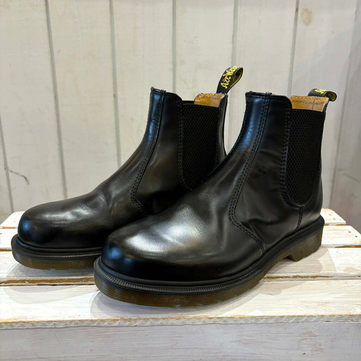 Doc Martens 2976 Smooth Leather Chelsea Boots in Black - Size 7