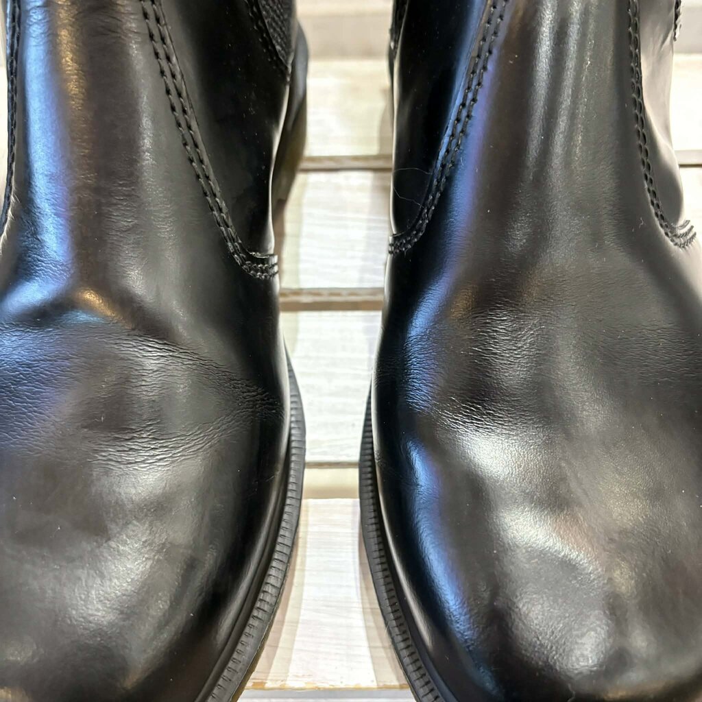 Doc Martens 2976 Smooth Leather Chelsea Boots in Black - Size 7