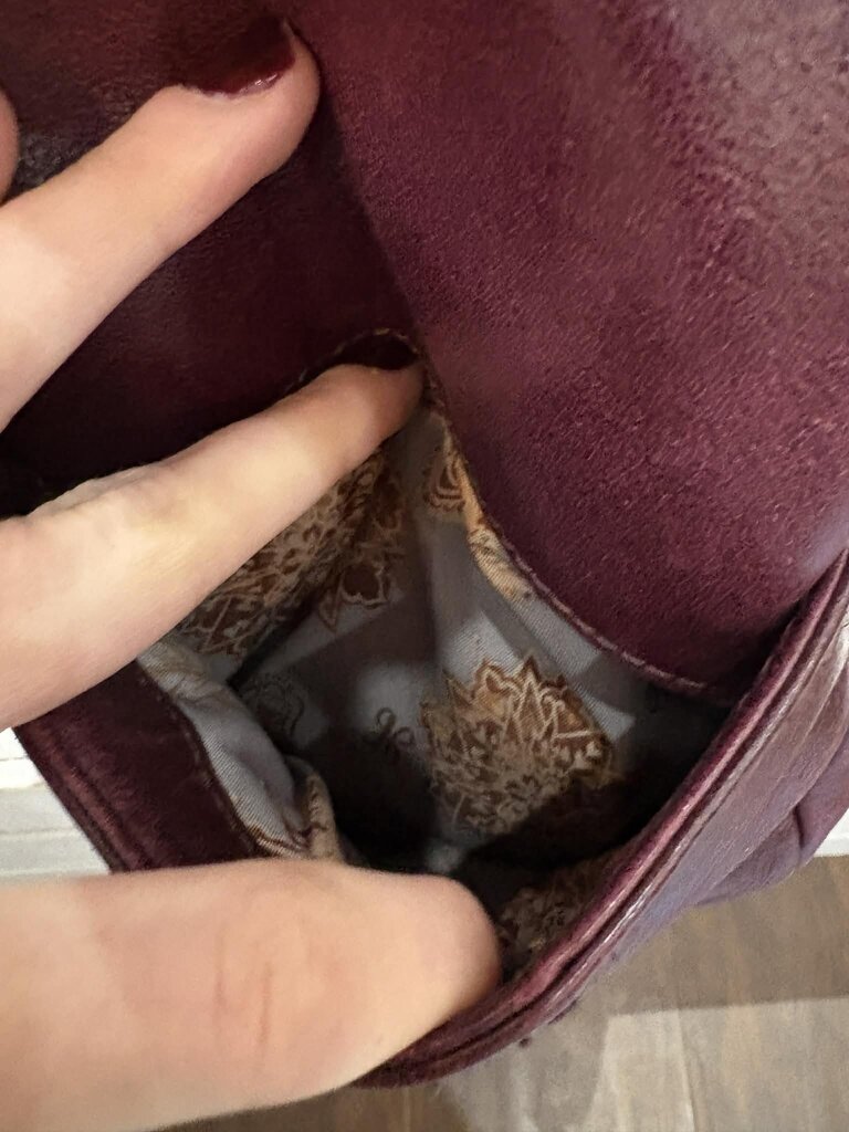 Hobo Sheila Satchel in Burgundy