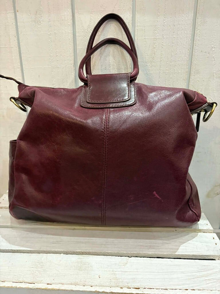 Hobo Sheila Satchel in Burgundy