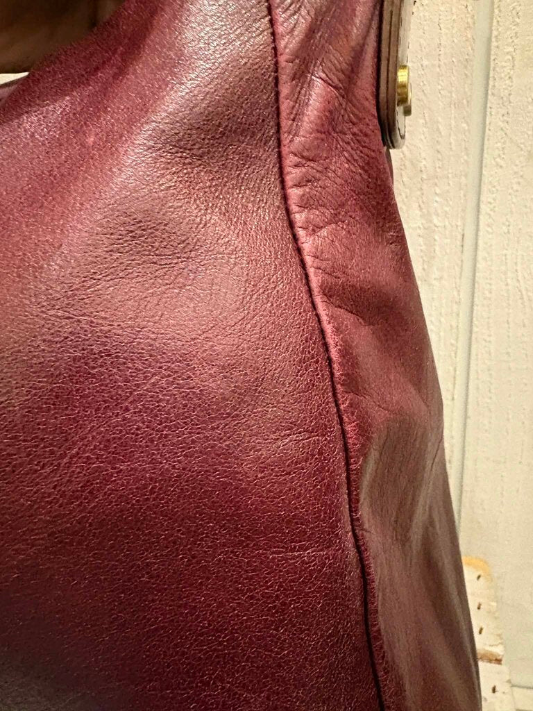 Hobo Sheila Satchel in Burgundy