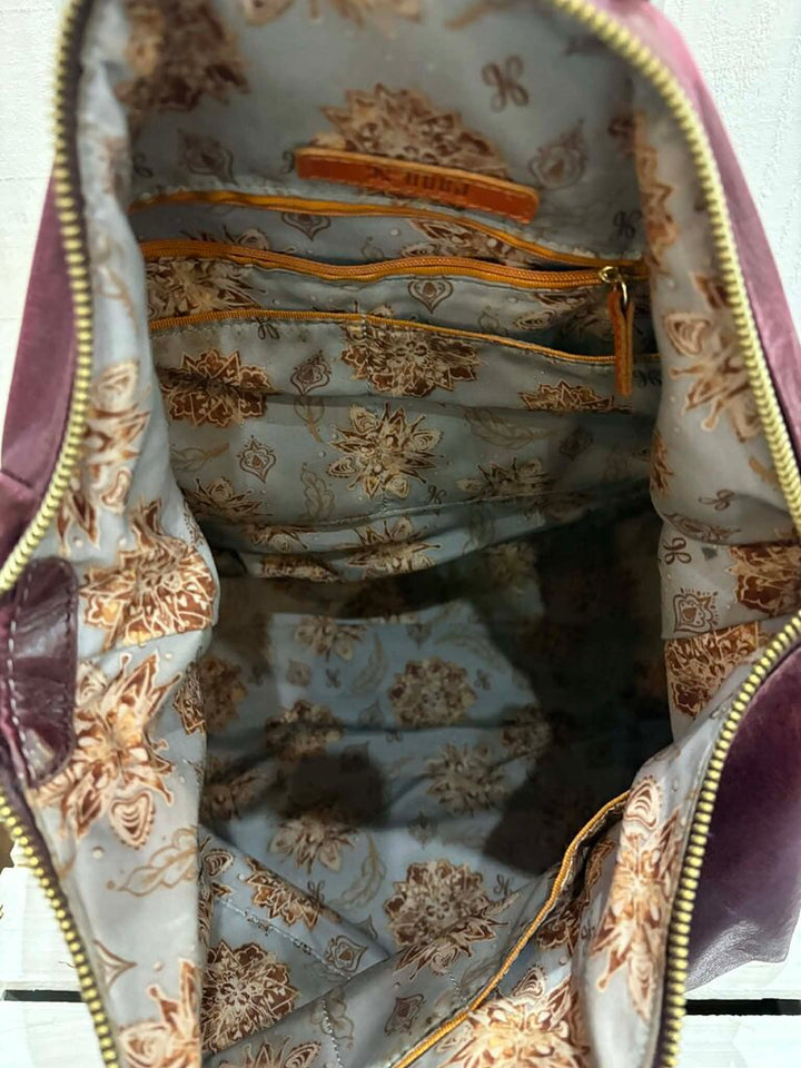 Hobo Sheila Satchel in Burgundy