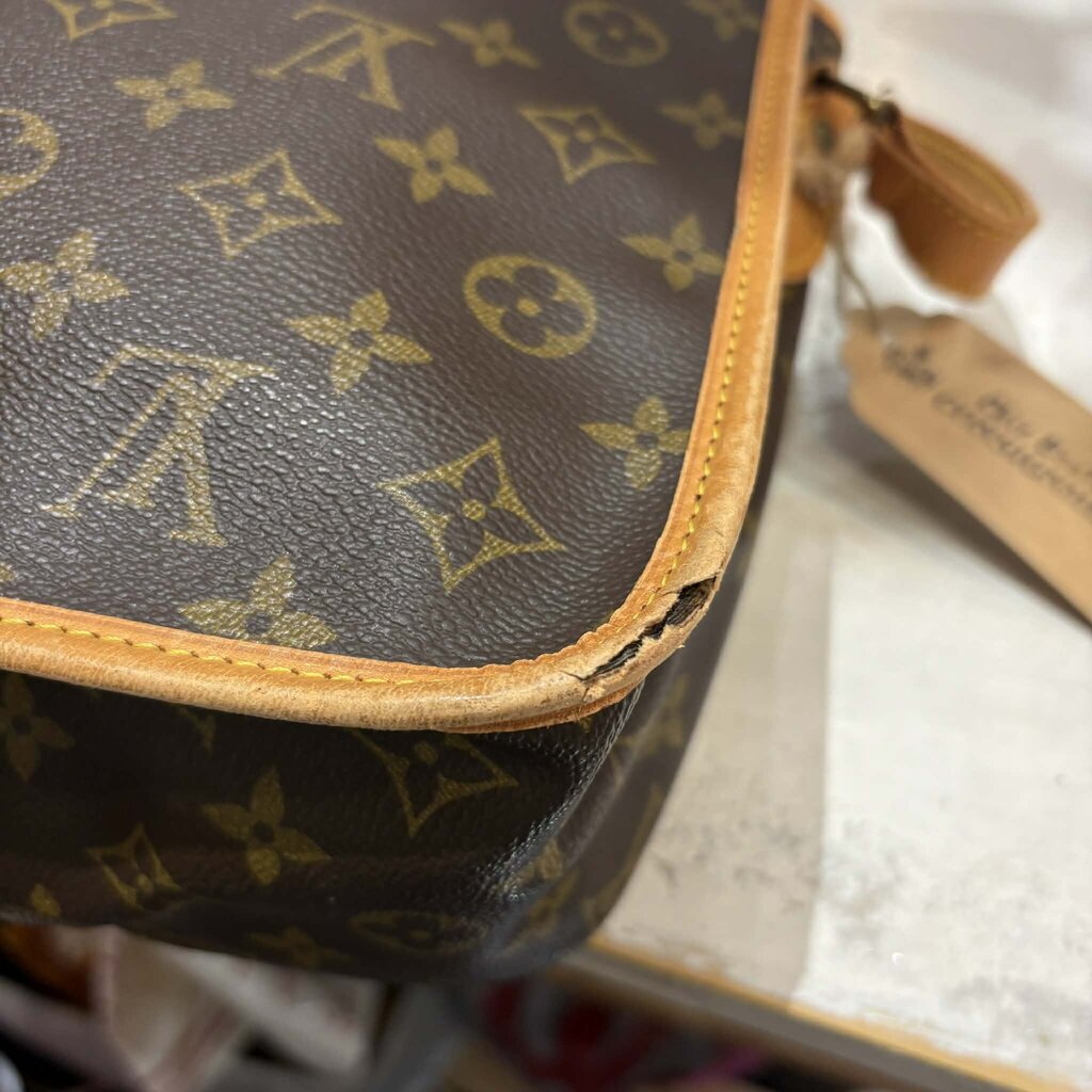 Louis Vuitton Monogram Sac Gibeciere