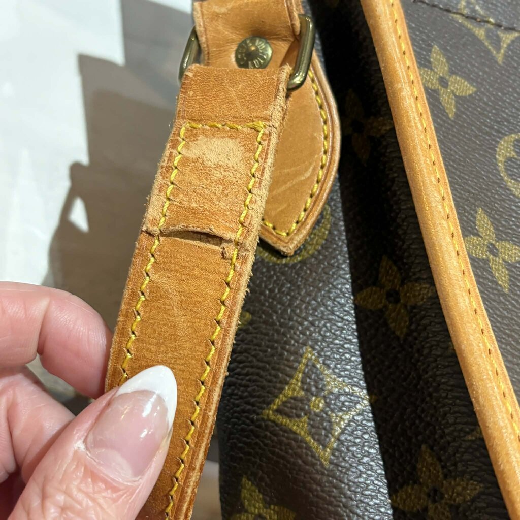 Louis Vuitton Monogram Sac Gibeciere
