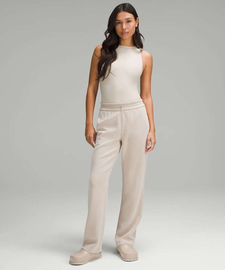 Lululemon NWT Wundermost Ultra-Soft Nulu High-Neck Sleeveless Bodysuit in Mojave Tan - Size Large