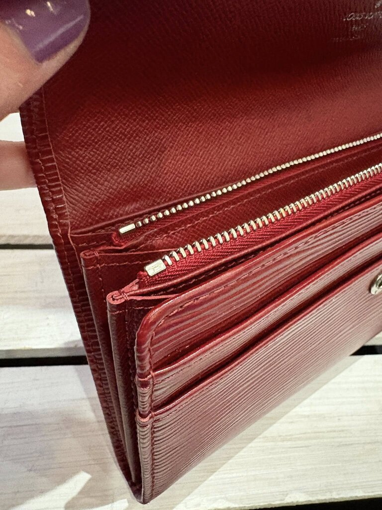 Louis Vuitton Epi Leather Sarah Wallet
