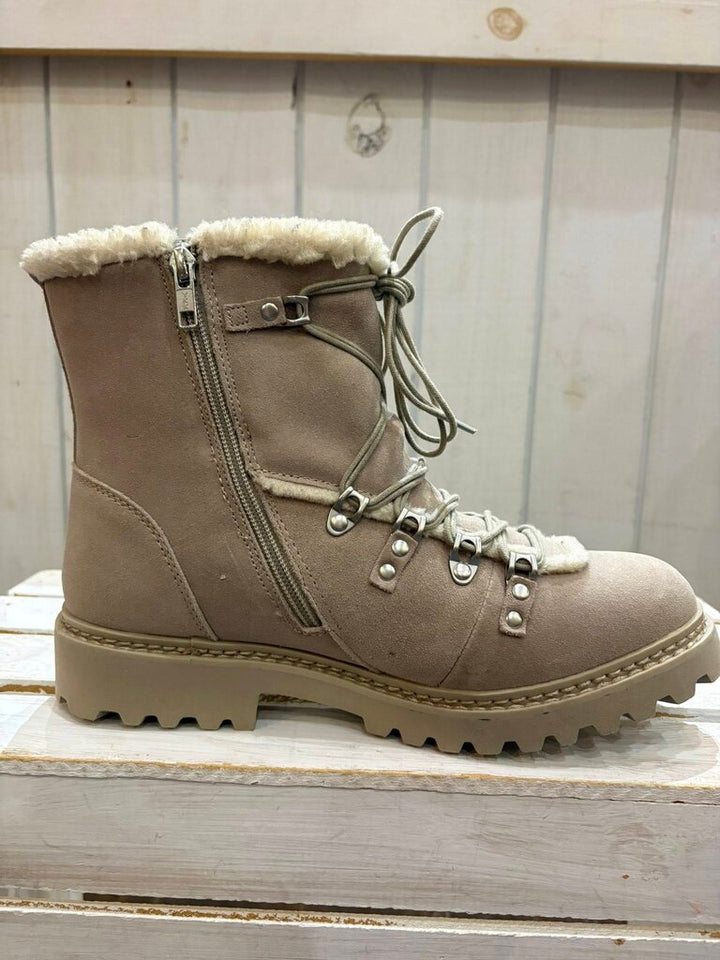 Earth Origins The Glacier Winter Boots - Size 9.5