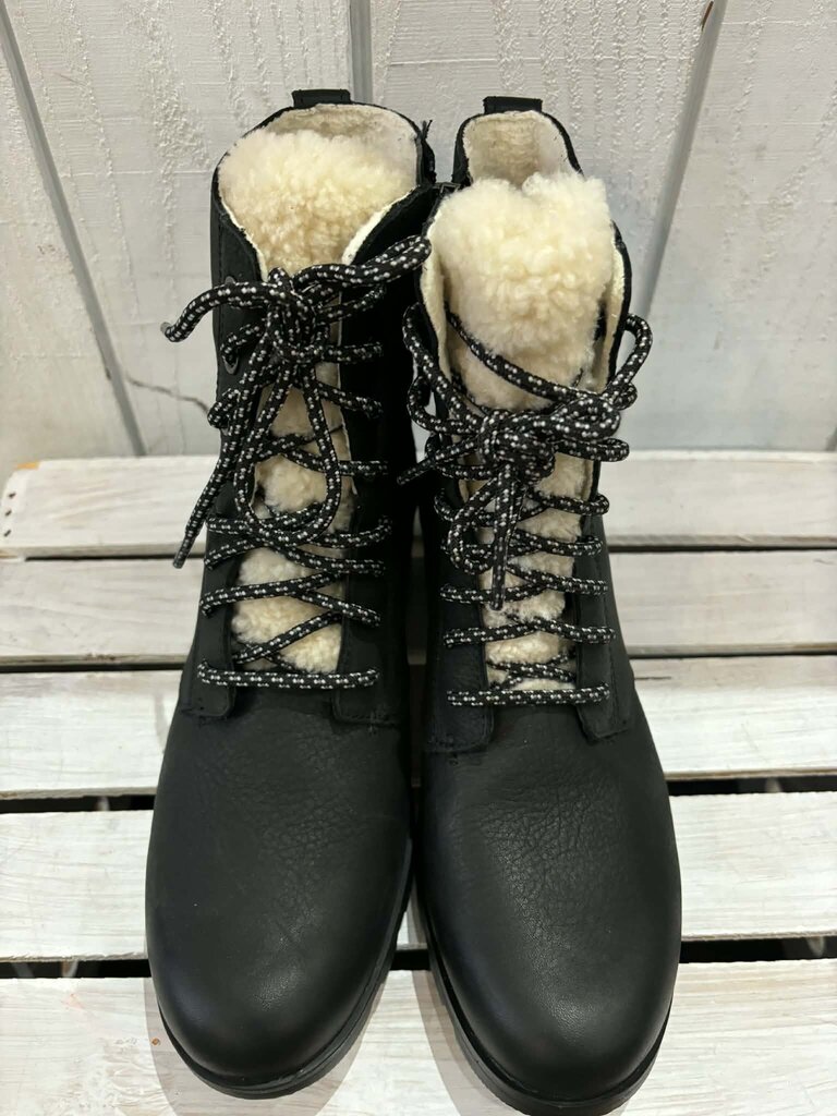 Sorel Emelie Genuine Shearling Leather Boots - Size 9