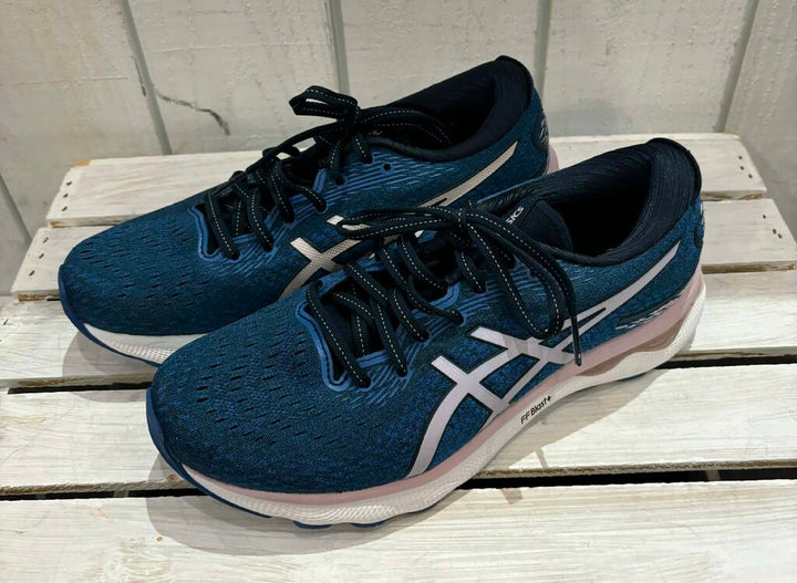 Asics Nimbus 24 Sneakers - Size 8.5 Wide (Retails $160)