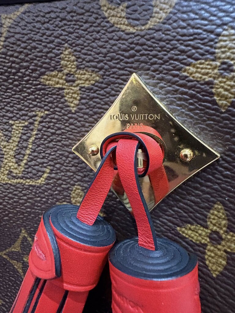Louis Vuitton Monogram Saintonge