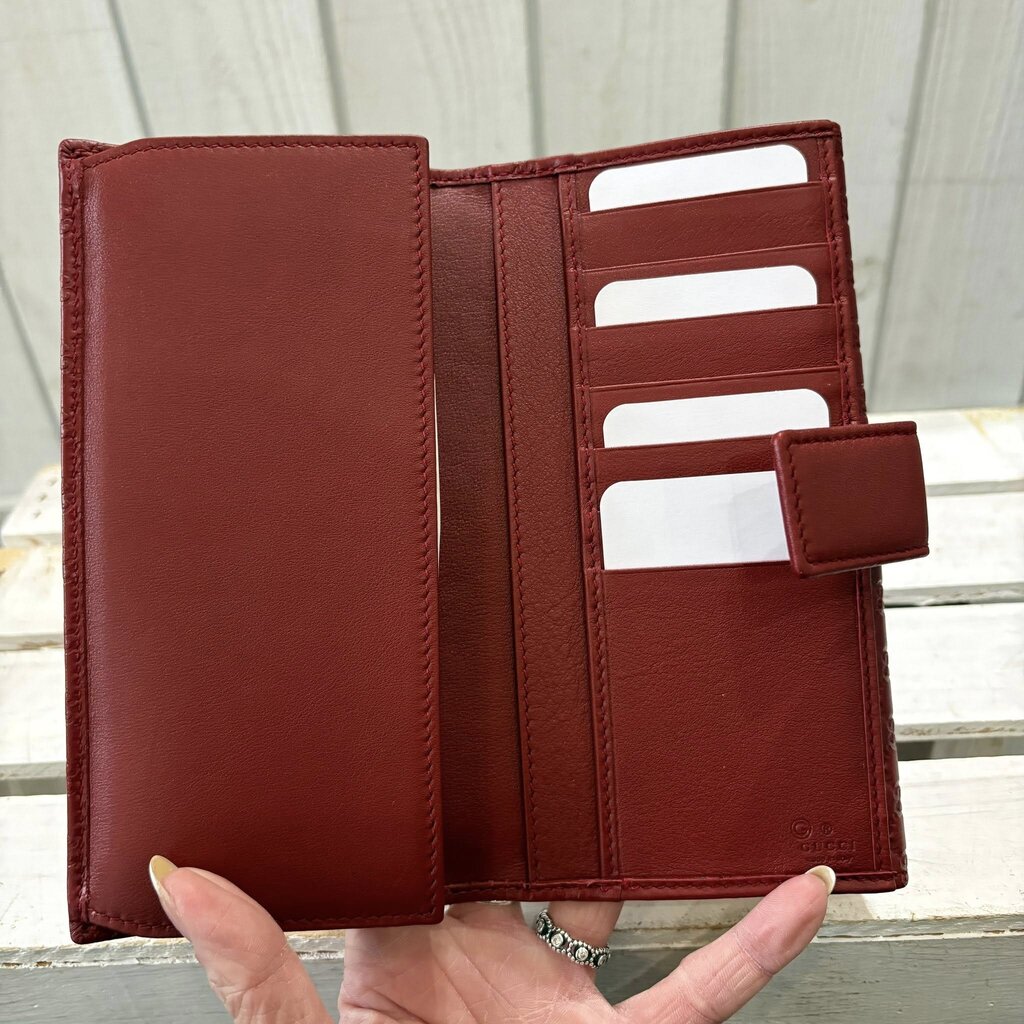 Gucci Microguccissima Pattern Leather Wallet