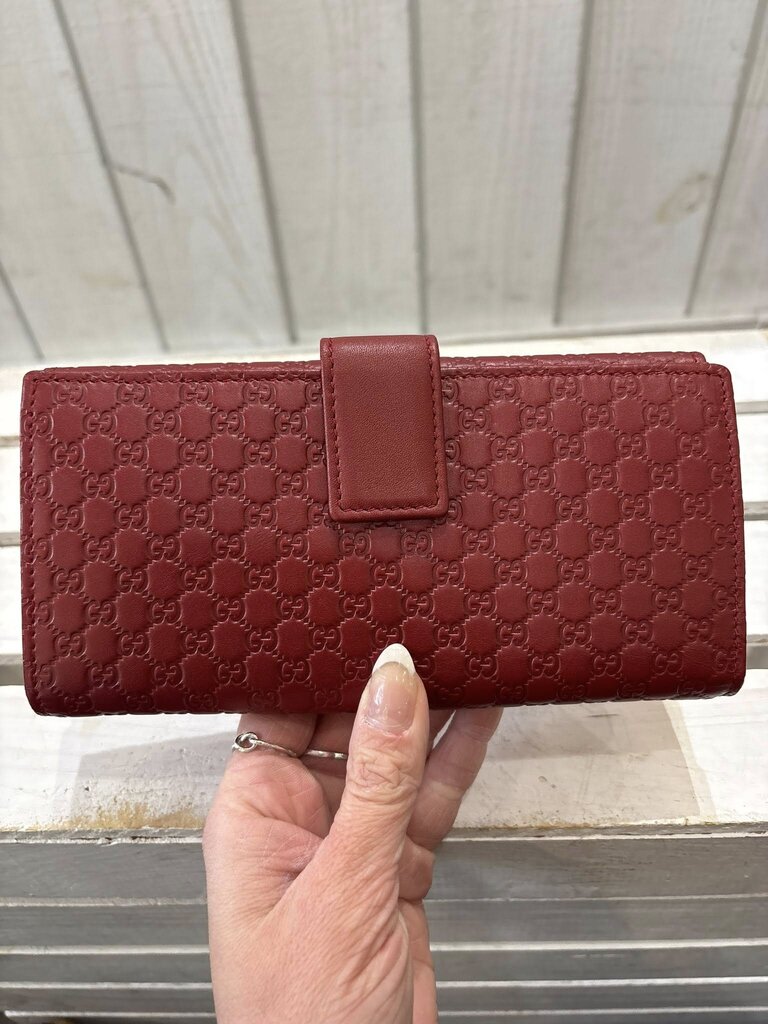 Gucci Microguccissima Pattern Leather Wallet