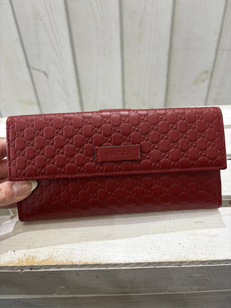 Gucci Microguccissima Pattern Leather Wallet