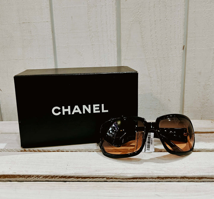 Chanel 5061 Quilted Gradient Sunglasses (W/ Case)