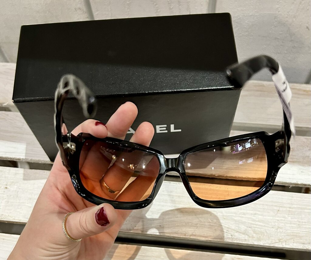 Chanel 5061 Quilted Gradient Sunglasses (W/ Case)