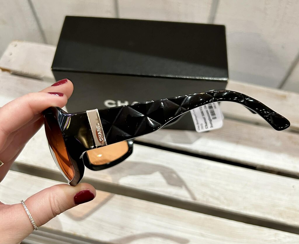 Chanel 5061 Quilted Gradient Sunglasses (W/ Case)
