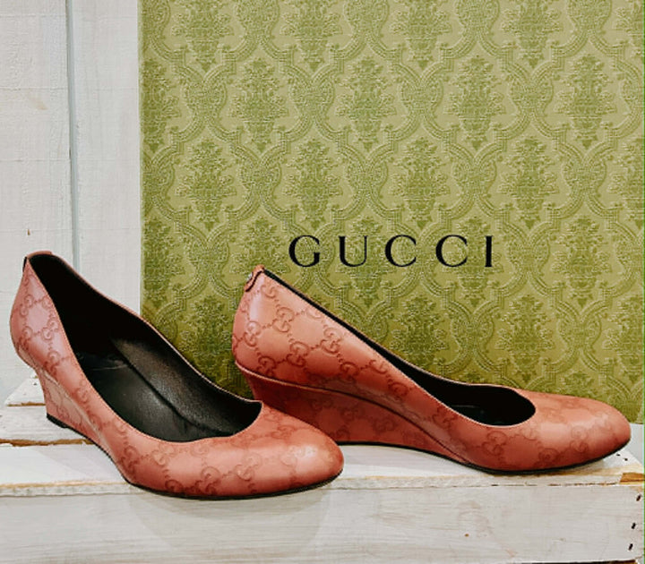 Gucci Signature GG Embossed Leather Pink Pumps - Size 40