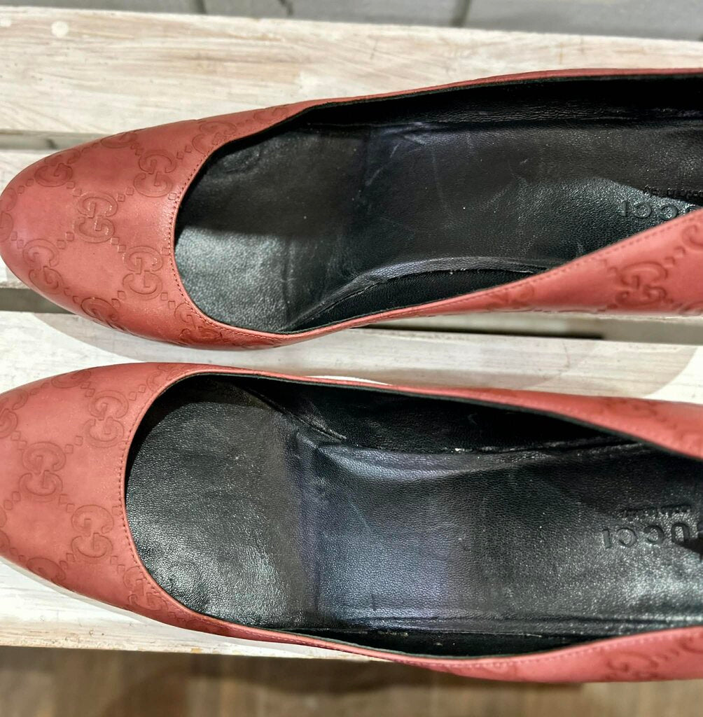 Gucci Signature GG Embossed Leather Pink Pumps - Size 40