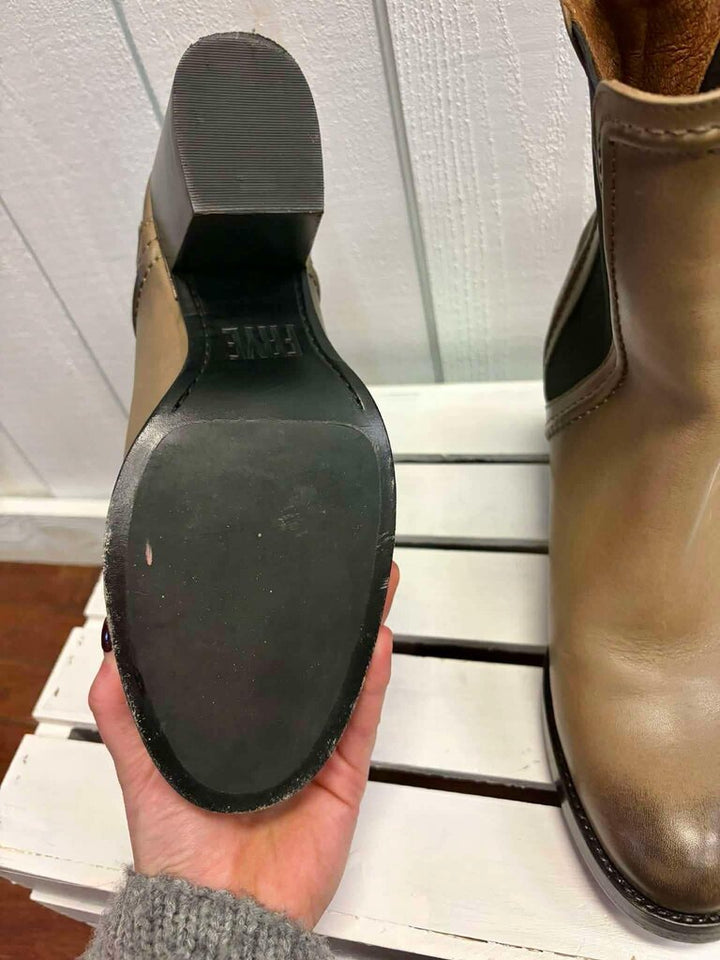 Frye Jean Chelsea Leather Bootie in Stone - Size 9