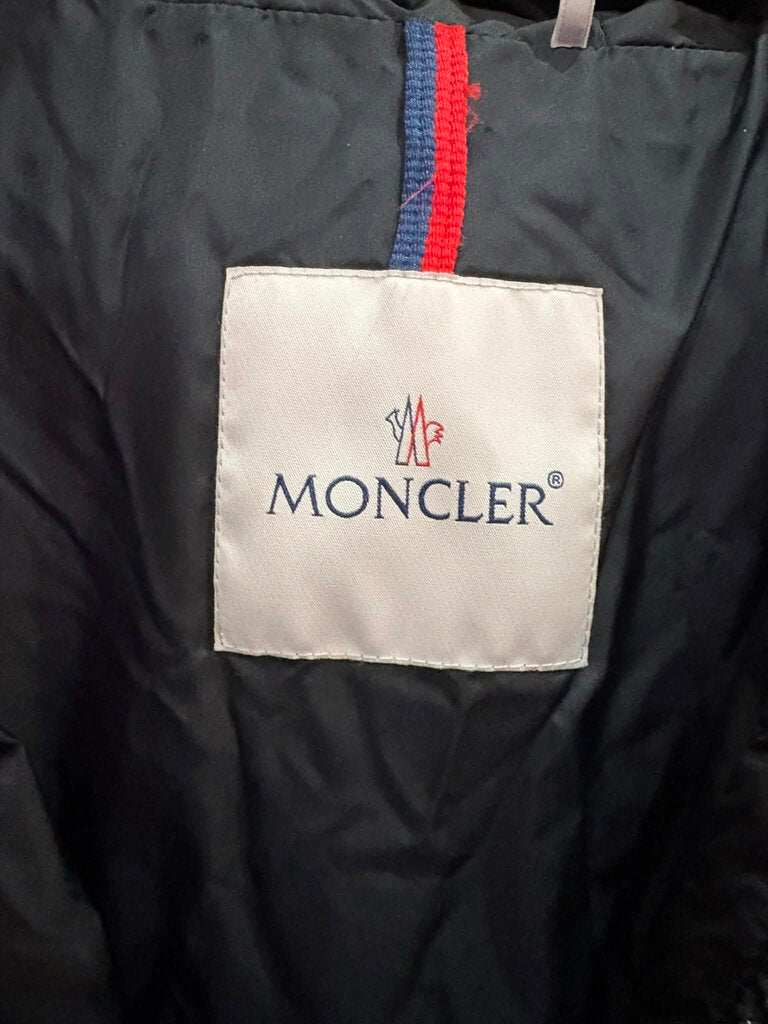 Moncler Taleve Giubbotto Down Coat - Size Small