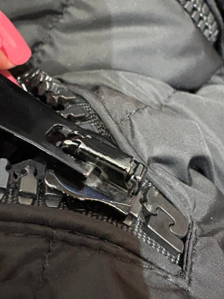 Moncler Taleve Giubbotto Down Coat - Size Small