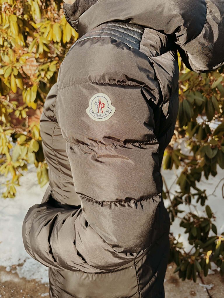 Moncler Taleve Giubbotto Down Coat - Size Small