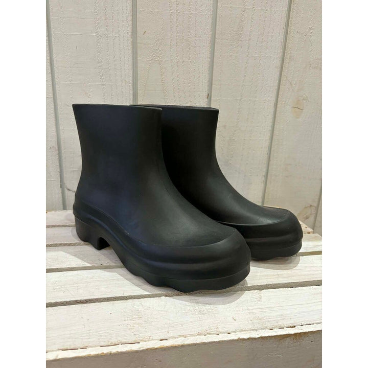 Vince Nia Ankle Rainboots - Size 8 (Retails for $198)