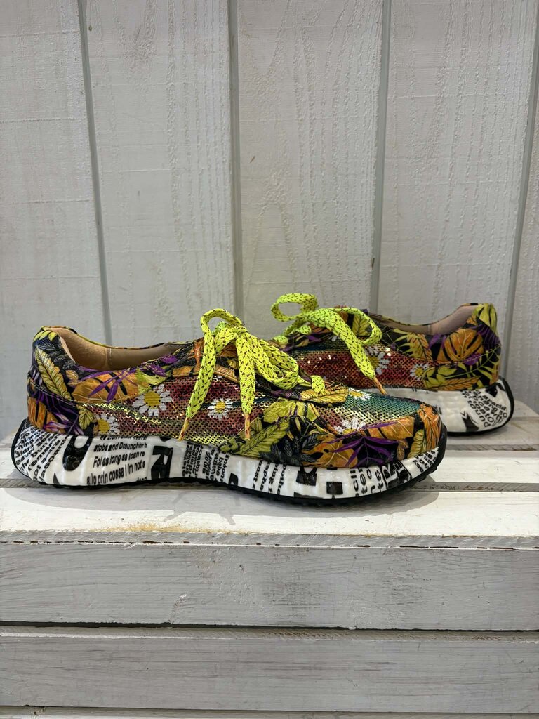 L'Artiste Zingy Sneakers - Size 41 (Retails for $159)