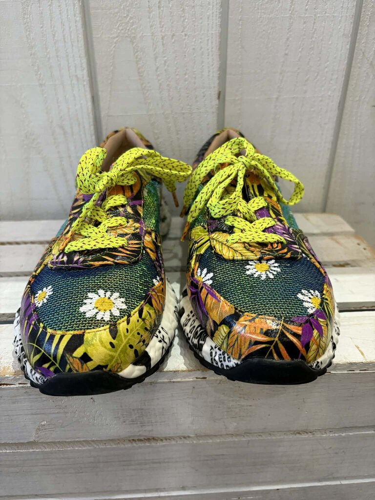 L'Artiste Zingy Sneakers - Size 41 (Retails for $159)