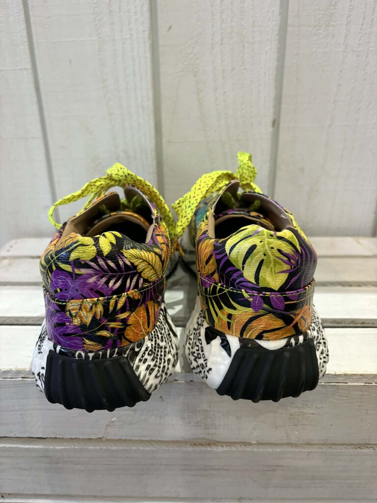 L'Artiste Zingy Sneakers - Size 41 (Retails for $159)