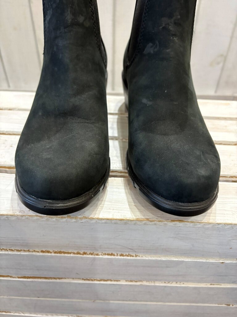 Blundstone Heeled Leather Chelsea Boots - Size 8