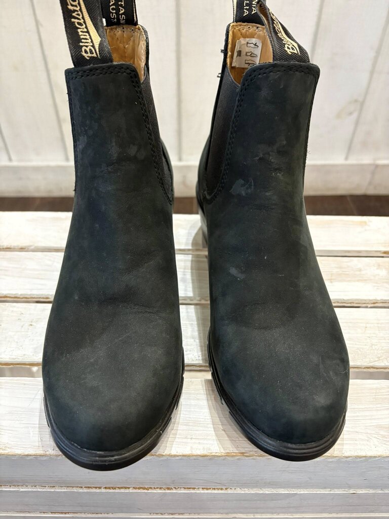 Blundstone Heeled Leather Chelsea Boots - Size 8