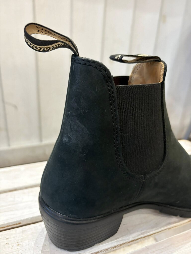 Blundstone Heeled Leather Chelsea Boots - Size 8