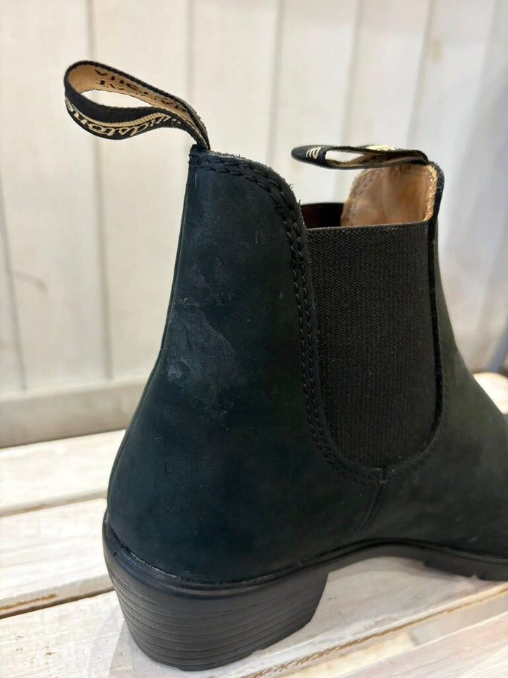 Blundstone Heeled Leather Chelsea Boots - Size 8