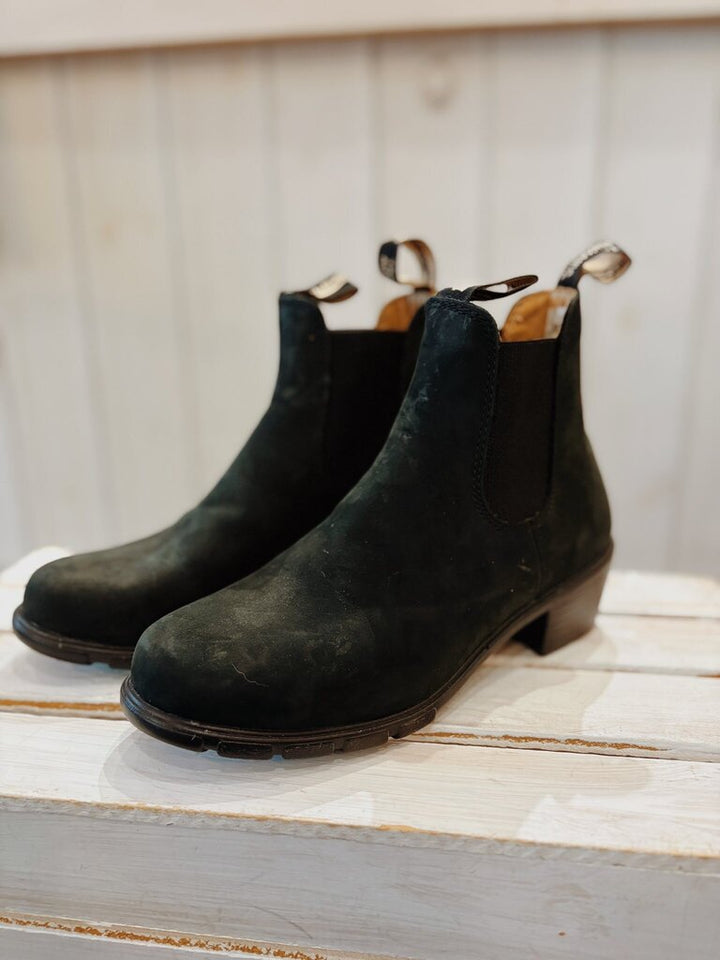 Blundstone Heeled Leather Chelsea Boots - Size 8